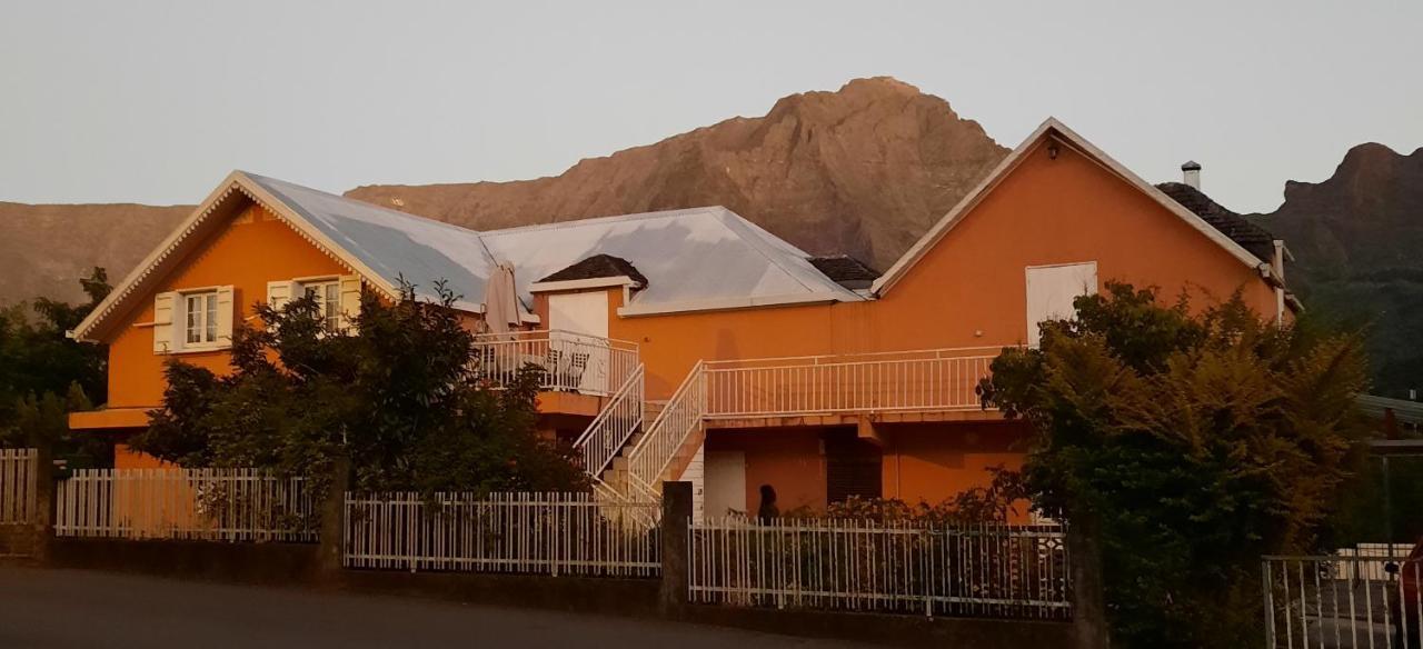 Gite Le Calou Pilon Cilaos Exterior foto